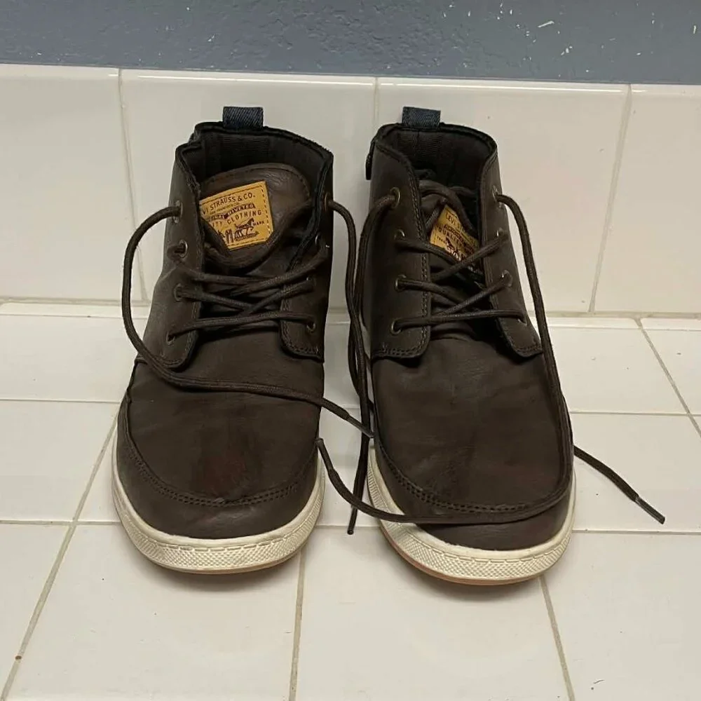 Levis chukka hi top casual sneaker boot